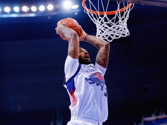 Kaiyun开云中国官网-山东男篮挑战卫冕冠军,可有破敌之策?新外援首秀还要推迟